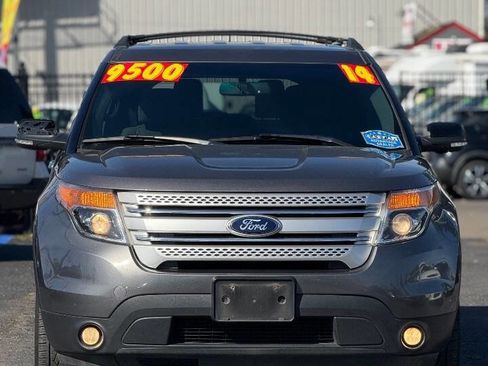 Used 2014 Ford Explorer XLT w/ Equipment Group 201A image 2