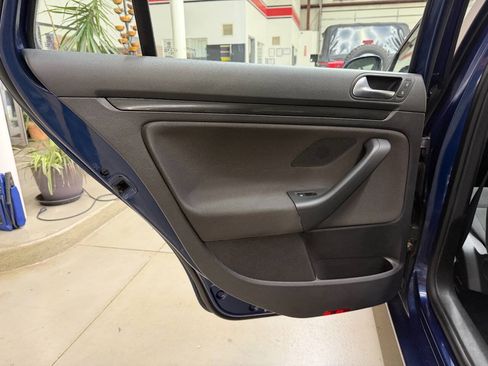 Used 2011 Volkswagen Jetta S FWD image 12