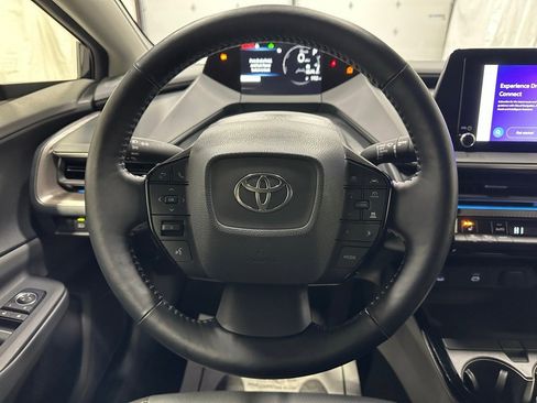 Used 2025 Toyota Prius XLE image 18