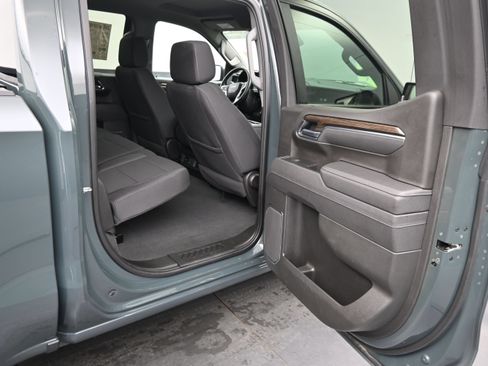 Used 2025 Chevrolet Silverado 1500 LT AWD/4WD image 12