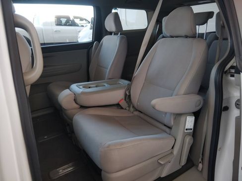 Used 2019 Kia Sedona LX FWD image 21
