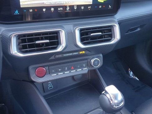 Used 2025 Ford Mustang Premium image 18
