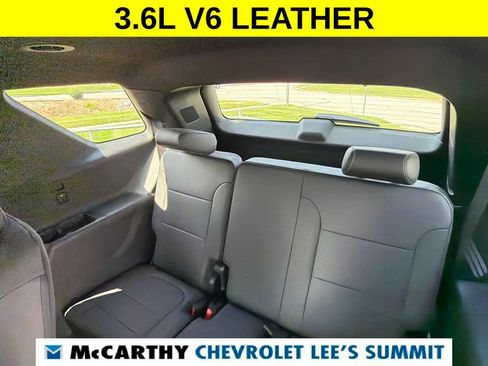 Used 2023 Chevrolet Traverse LT FWD image 42