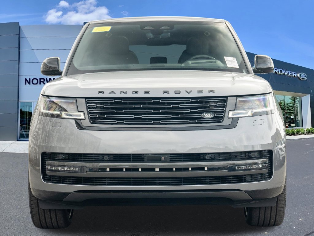 New 2026 Land Rover Range Rover Long Wheelbase SE AWD/4WD image 2