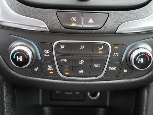 Used 2024 Chevrolet Equinox LT image 23