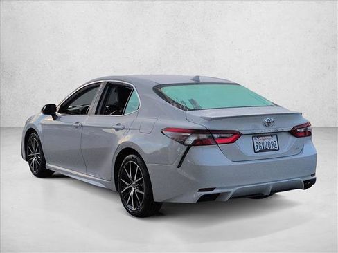 Used 2023 Toyota Camry SE FWD image 8