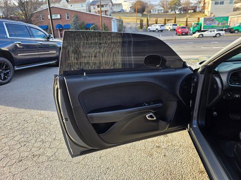 Used 2019 Dodge Challenger SXT image 11