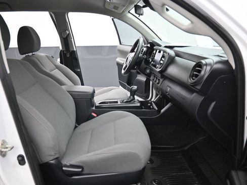 Used 2020 Toyota Tacoma SR w/ SR Convenience Package RWD image 14