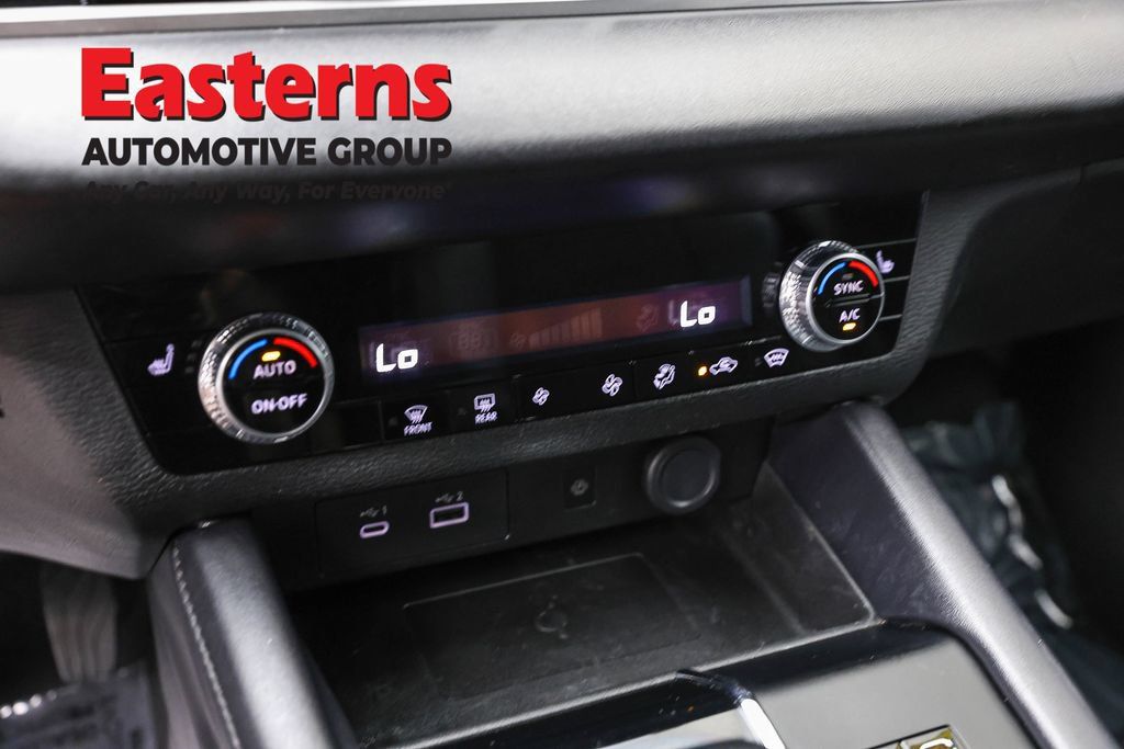 Used 2023 Mitsubishi Outlander SE AWD/4WD image 21