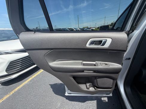 Used 2012 Ford Explorer XLT FWD image 18