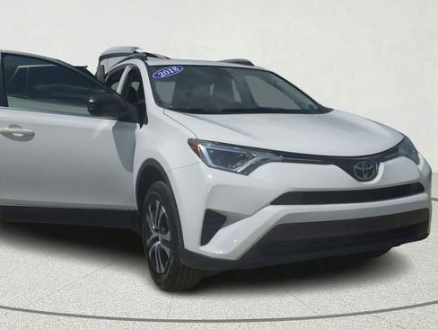 Used 2018 Toyota RAV4 LE image 8