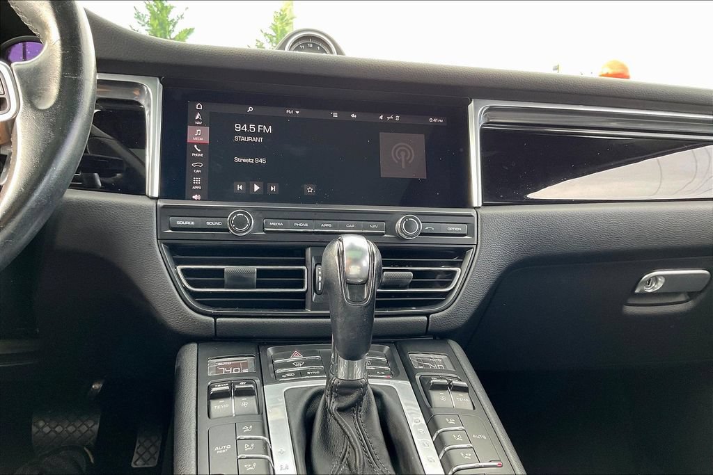 Used 2020 Porsche Macan AWD/4WD image 15