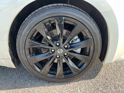 Used 2022 Nissan Maxima SR w/ Sport Mat Group FWD image 7