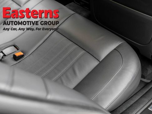Used 2015 BMW M5 RWD image 40