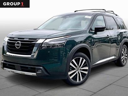 Used 2024 Nissan Pathfinder Platinum w/ Cargo Package