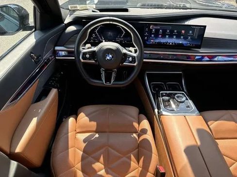 Used 2025 BMW 740i xDrive w/ Premium Package AWD/4WD image 16