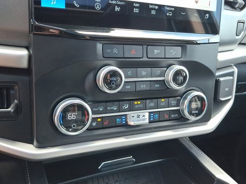 Certified 2023 Ford Expedition XLT AWD/4WD image 19