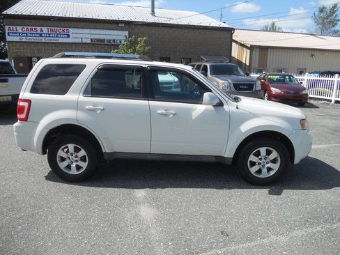 Used 2010 Ford Escape Limited AWD/4WD image 6
