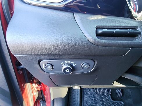 Used 2021 Buick Encore GX Essence w/ Advanced Technology Package image 20