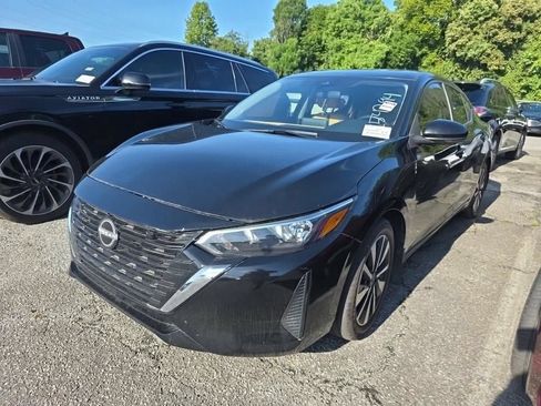 Used 2025 Nissan Sentra SV w/ SV Premium Package FWD image 5