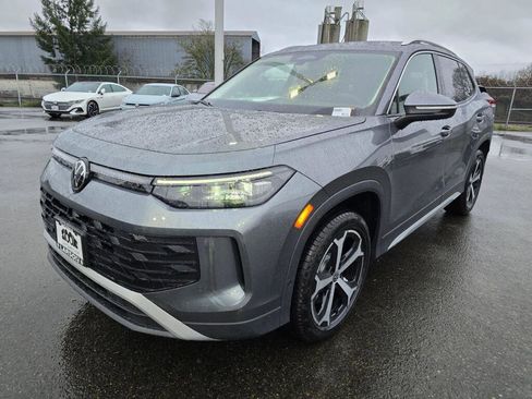 New 2026 Volkswagen Tiguan SE image 8