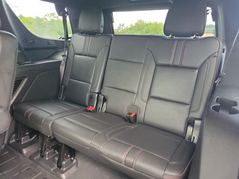 Used 2022 Chevrolet Tahoe RST w/ Luxury Package AWD/4WD image 17