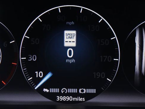 Used 2016 Jaguar XJ R-Sport image 19