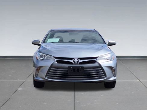 Used 2017 Toyota Camry LE FWD image 12