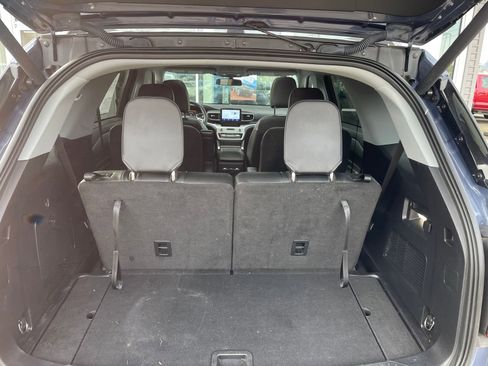 Used 2021 Ford Explorer XLT w/ Equipment Group 202A image 11