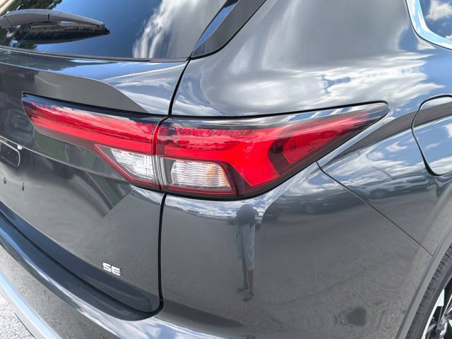 Used 2024 Mitsubishi Outlander SE FWD image 12
