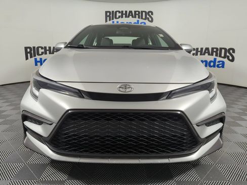 Used 2024 Toyota Corolla SE FWD image 3