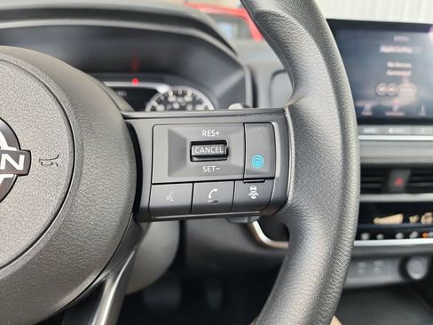Used 2024 Nissan Rogue SV FWD image 24