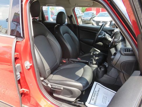Used 2015 MINI Cooper 4-Door Hardtop FWD image 11
