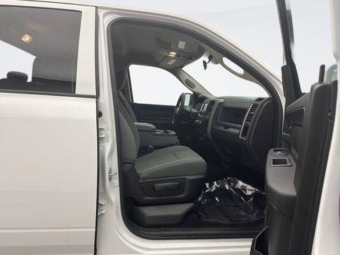 Used 2019 RAM 1500 Express AWD/4WD image 16