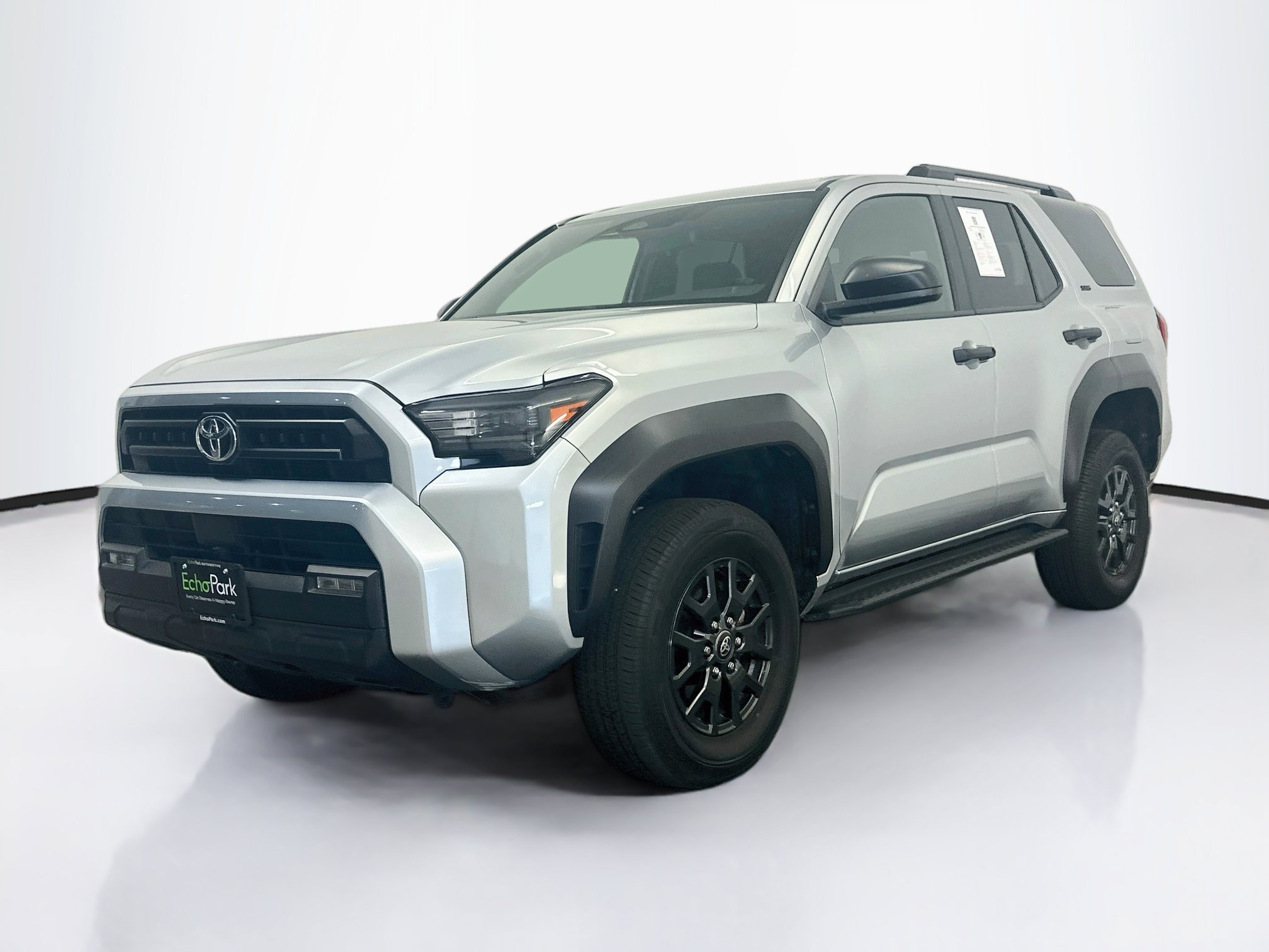 Used 2025 Toyota 4Runner SR5 AWD/4WD image 3