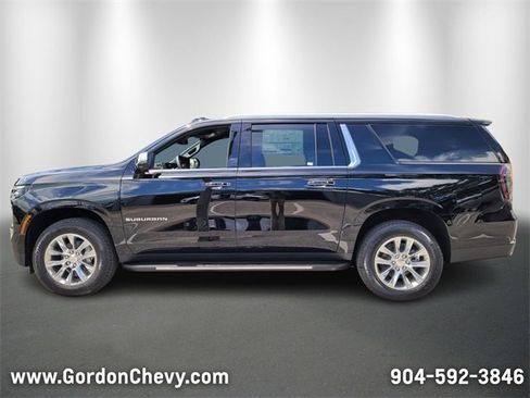 New 2025 Chevrolet Suburban Premier image 2