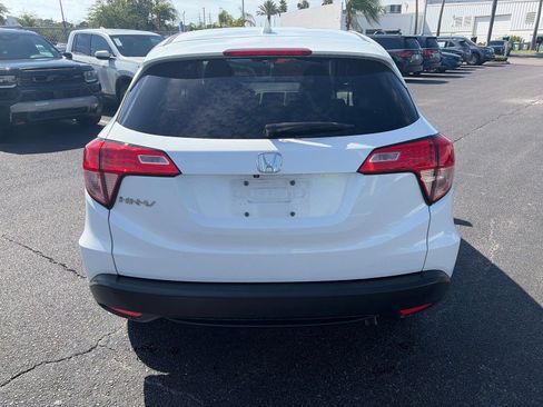 Used 2018 Honda HR-V EX image 6