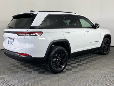 New 2026 Jeep Grand Cherokee Altitude AWD/4WD image 20