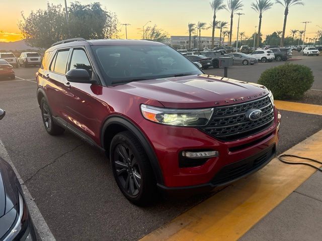 Used 2022 Ford Explorer XLT w/ Equipment Group 202A RWD image 2