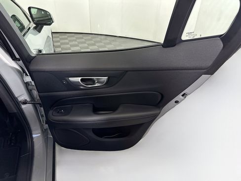 Used 2025 Volvo S60 B5 Plus image 30