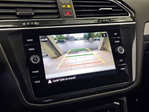 Used 2023 Volkswagen Tiguan SE R-Line AWD/4WD image 19