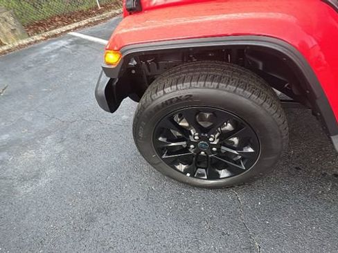 Used 2025 Jeep Wrangler Unlimited Sahara image 36