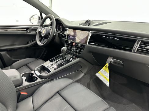 New 2025 Porsche Macan image 24