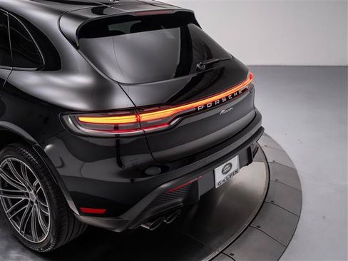 Used 2024 Porsche Macan AWD/4WD image 31