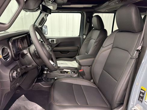 New 2026 Jeep Wrangler Sahara AWD/4WD image 24