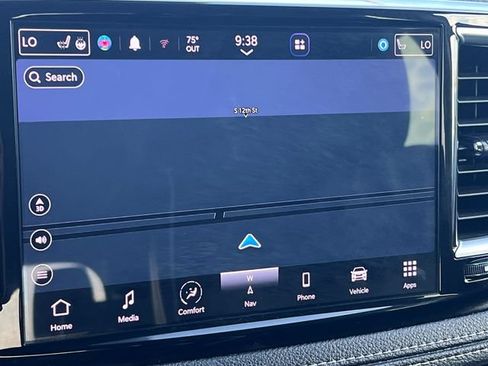 Used 2023 Chrysler Pacifica Limited FWD image 28