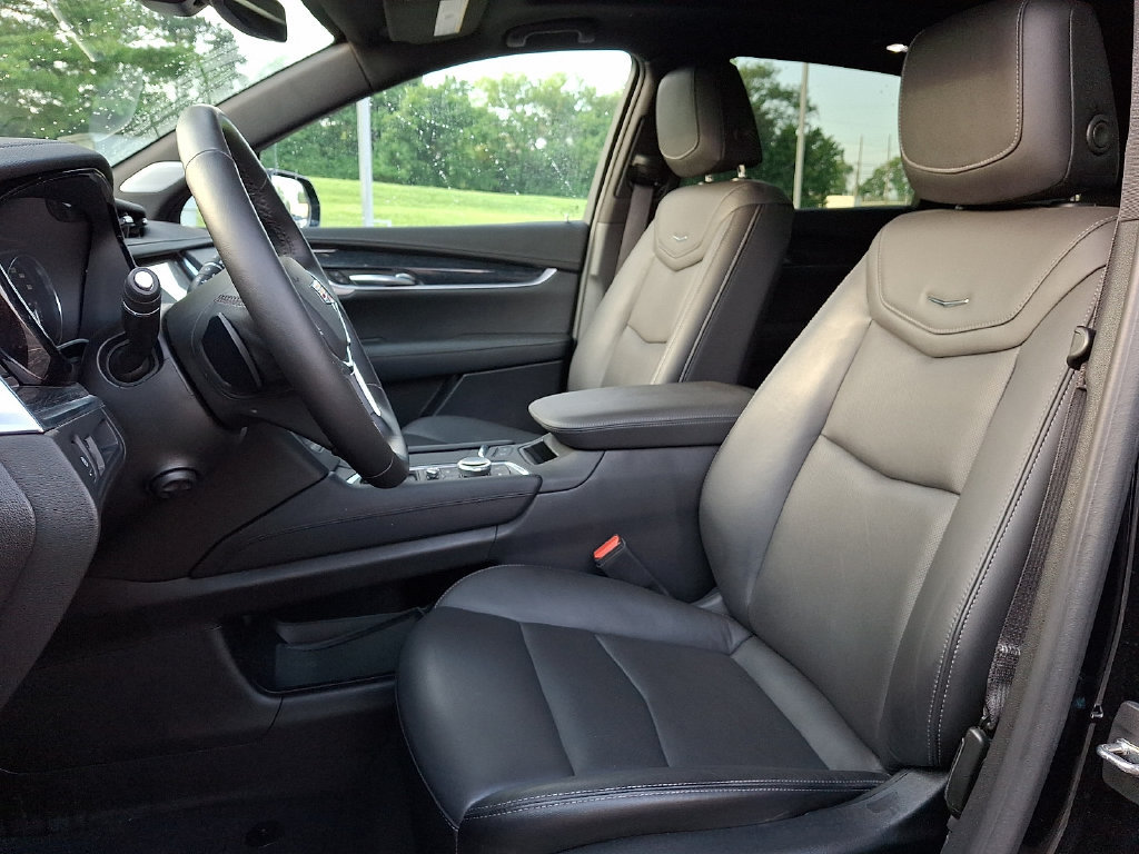 Used 2023 Cadillac XT5 Premium Luxury AWD/4WD image 15