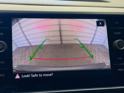 Used 2024 Volkswagen Taos SE FWD image 16