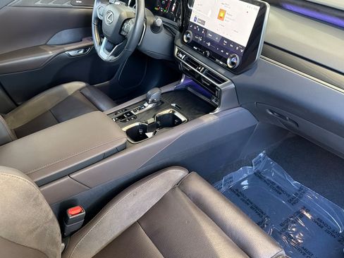 Certified 2025 Lexus RX 450h AWD w/ Convenience Package image 20
