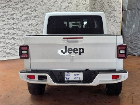 Used 2023 Jeep Gladiator Overland image 7